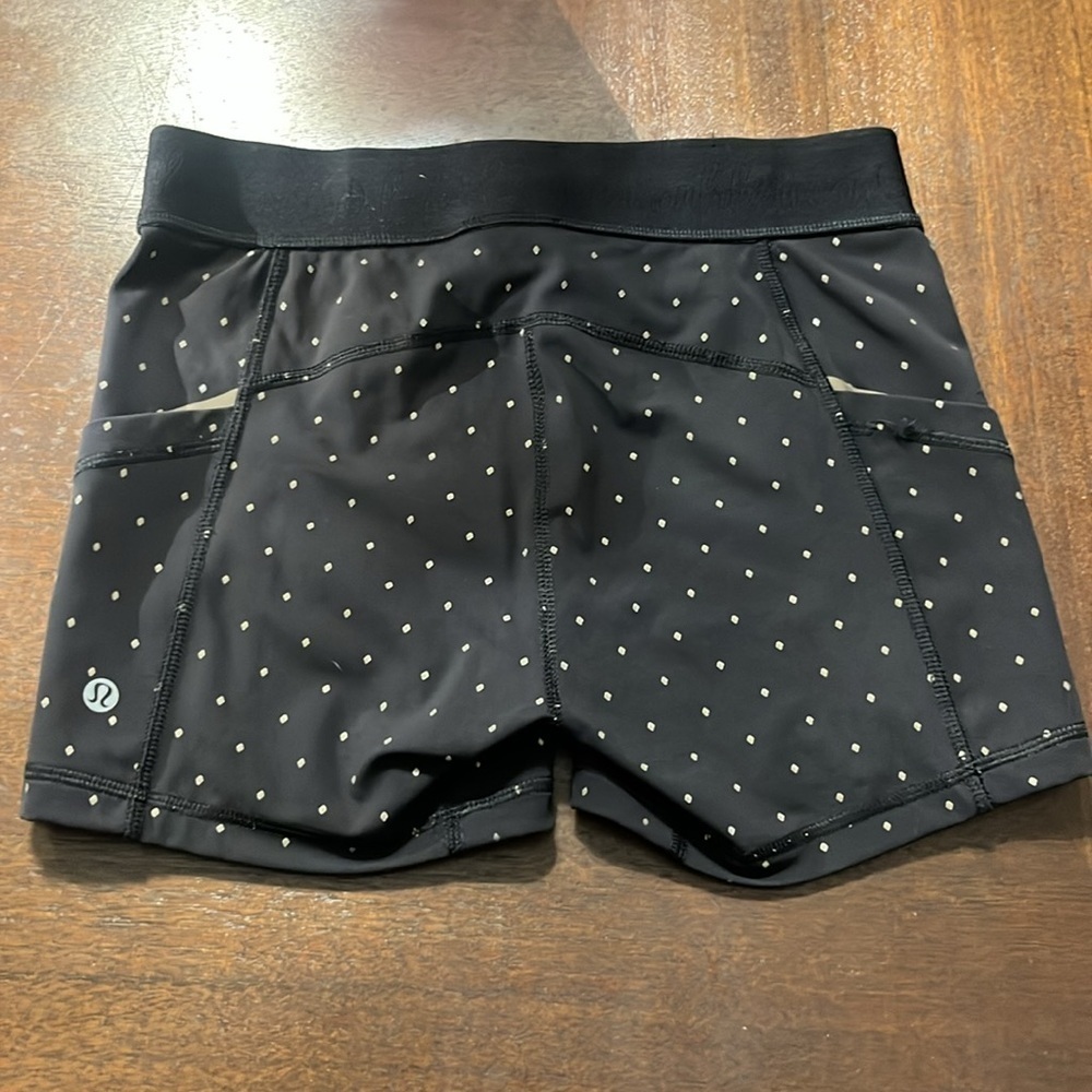 Lululemon shorts - Picture 3 of 8